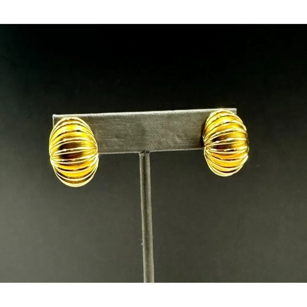 3/$30 Vintage Dome Clip On Earrings Gold Tone Ribbed Oval Bold Statement